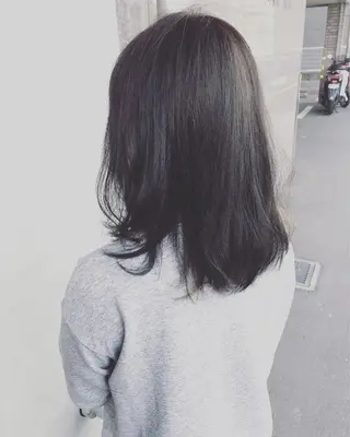 セミロング カラー ture by gladのヘアスタイル