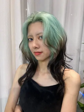 セミロング カラー 🐩🎀ness / ルリ🔮🍓のヘアスタイル