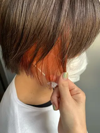 ショート カラー ヘアアレンジ サナ🌱 切りっぱなしボブのヘアスタイル