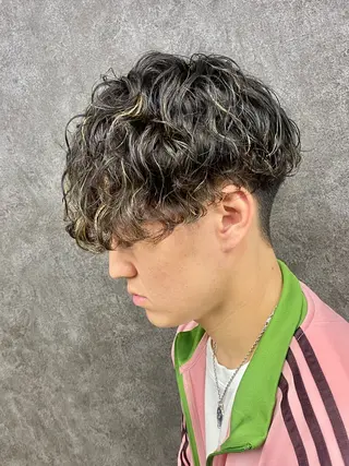 セミロング カラー パーマ メンズ 田口 慎士のヘアスタイル