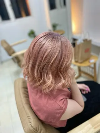 ミディアム カラー パーマ ヘアアレンジ メンズ キッズ ネイル マツエク・マツパ アイブロウ 🌟ブリーチ特化型 ハイトーンカラー🌟のヘアスタイル