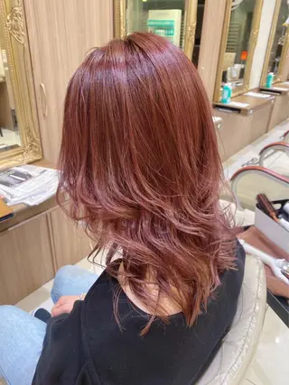 ミディアム カラー 古川 琴美のヘアスタイル