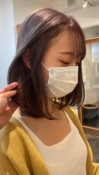 ミディアム オリーブカラー 長谷川のヘアスタイル