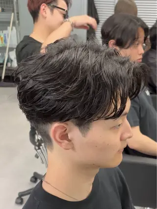 パーマ メンズ 波巻き/ツイスパ/ 短髪/鈴木俊也のヘアスタイル