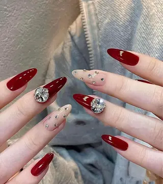 ネイル T. Leeのネイルデザイン