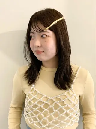 ミディアム カラー 落合希 Olivebeigeのヘアスタイル