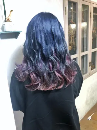 セミロング カラー パーマ ヘアアレンジ 推し活専用 【派手髪】飯野ゆかりのヘアスタイル