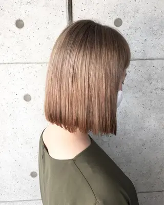 ショート 足立 磨咲のヘアスタイル