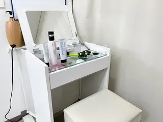 【美容鍼・小顔鍼】 鍼灸師　吉田洋美のエステ・リラクイメージ