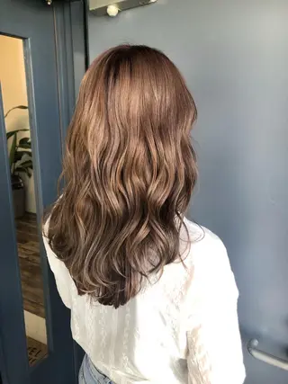 セミロング カラー 女性リピ90%🍨 🩷佐藤みずきのヘアスタイル