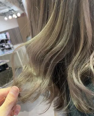 カラー エミュスト心斎橋所属・🎨カラー&髪質改善 松葉優希のヘアスタイル