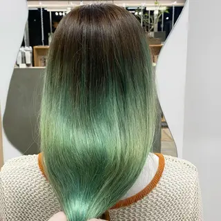 ロング 茜璃/ブリーチカラー /レイヤーカットのヘアスタイル