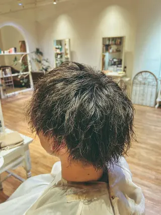 ショート パーマ メンズ Lilly所属・成田 智彩のヘアスタイル