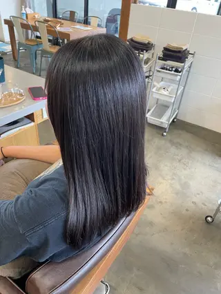 セミロング サイトウ アヤナのヘアスタイル