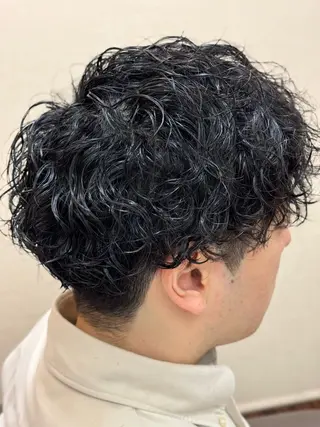 ショート パーマ メンズ 牧野 滉平のヘアスタイル