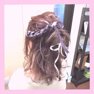 セミロング ヘアアレンジ SHIN/レイヤー カット×クロスパーマのヘアスタイル