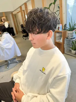 ショート パーマ メンズ 服部 雄輝のヘアスタイル