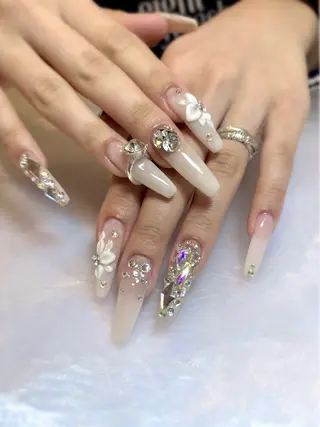 ネイル eight横浜🧸 kumabeのネイルデザイン