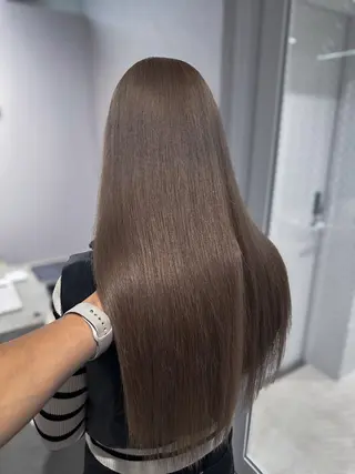 ロング カラー ハイトーン/ 縮毛矯正のヘアスタイル