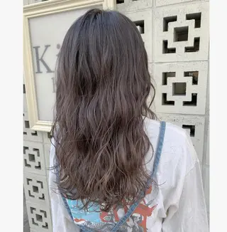 ロング カラー ミルクティーベージュ ブリーチ 店長 清水のヘアスタイル