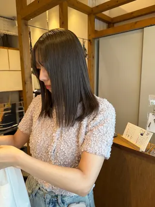 ミディアム カラー ENIF　大島 芽生のヘアスタイル