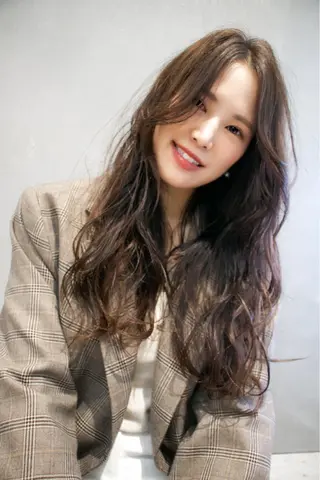 ロング 入江 直生のヘアスタイル