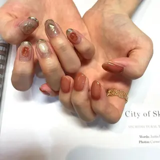 ネイル anyora nail salon所属・大人ワンホン キラキラ／Ayanoのネイルデザイン