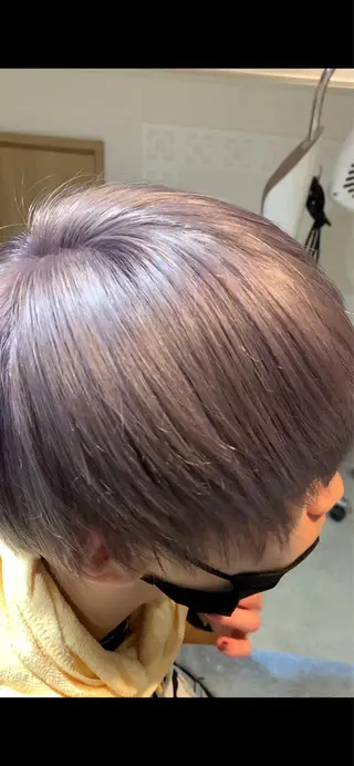 ショート カラー サロウィン(SALOWIN)原宿iori店所属・れい🫧 ハイトーン特化のヘアスタイル