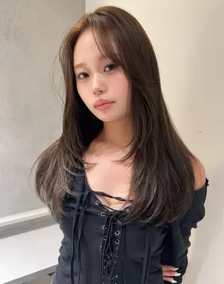 セミロング カラー ayaka🫧 梅田ダブルカラーのヘアスタイル