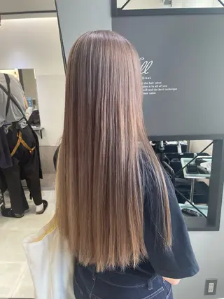 カラー AIRI layer cut hairのヘアスタイル