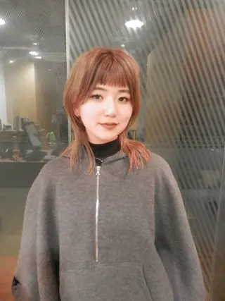 セミロング カラー IRO所属・岡田 祐樹のヘアスタイル