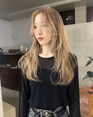 ロング カラー 小林 美咲のヘアスタイル