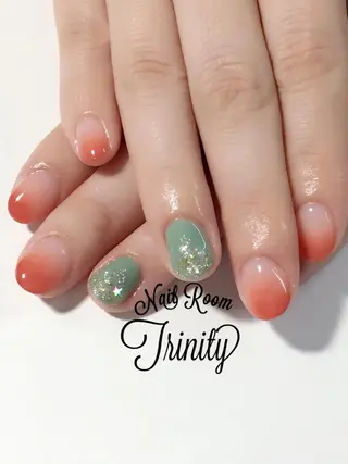 ネイル Trinity ネイリストスタッフのネイルデザイン