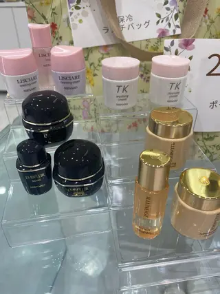 セミロング ネイル マツエク・マツパ アイブロウ 小倉 麻由のエステ・リラクイメージ