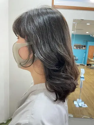 ミディアム 佐治 梨乃のヘアスタイル