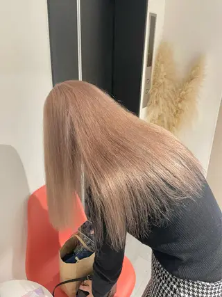 ロング カラー fuka/梅田/ ミルクティーベージュのヘアスタイル