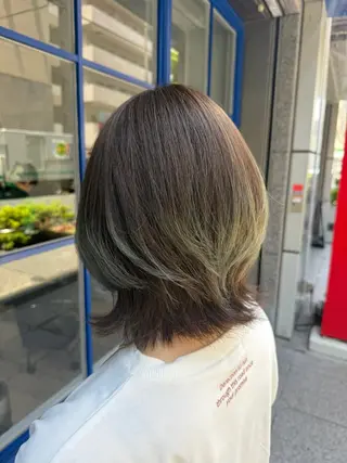 ミディアム Nene 🪽🤍推しカラーのヘアスタイル