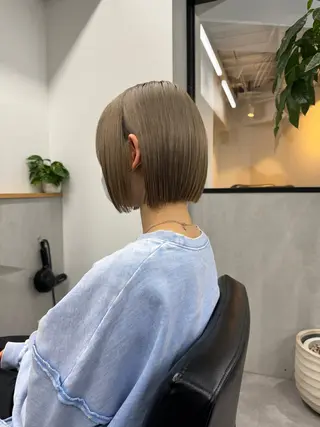 ミディアム 切りっぱなしボブ レイヤー/縮毛矯正のヘアスタイル