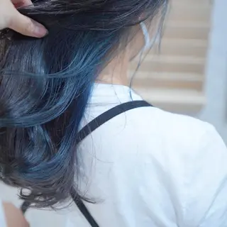 ロング カラー 伊藤 玲衣のヘアスタイル