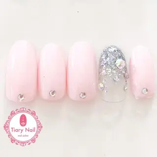 ネイル 💗🪽Tiary Nail🪽💗のネイルデザイン