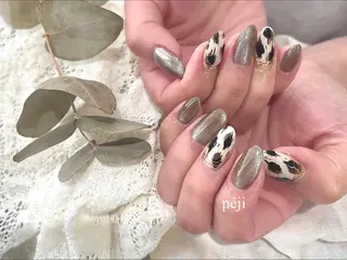 ミディアム m kaori𓃟のネイルデザイン