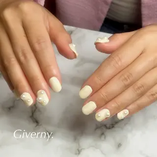 ネイル Giverny .のネイルデザイン