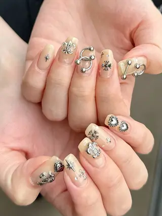 ネイル 新山 聖のネイルデザイン