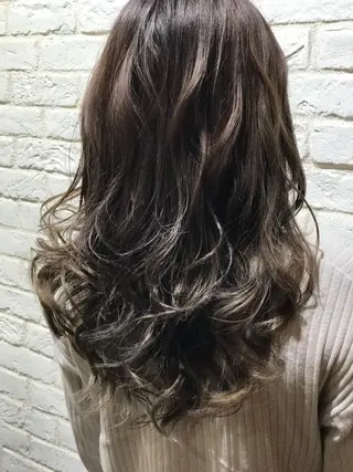 セミロング カラー UMEDA FIGAROのヘアスタイル