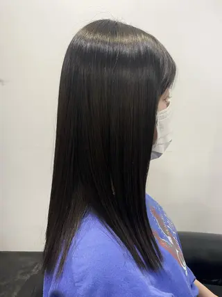セミロング カラー comeghead 琴音のヘアスタイル