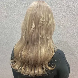 ロング カラー 伊藤 玲衣のヘアスタイル