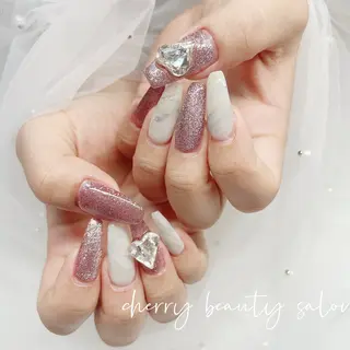 ネイル SAKURA 🍒のネイルデザイン