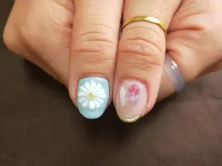 ネイル R'well所属・はばすみれ🎀ﾈｲﾙ 光ﾌｪｲｼｬﾙ ﾍｱのネイルデザイン