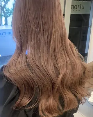 ロング 赤みオフの透明感職人 /ケア重視の美髪施術のヘアスタイル