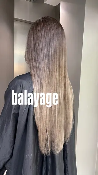 ロング 🫧バレイヤージュ/ ハイトーン/ミズキのヘアスタイル